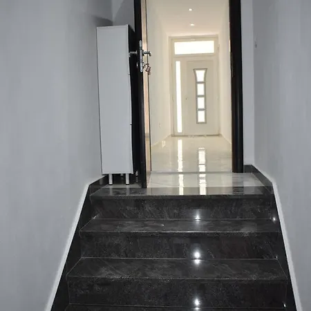 Apartman Horizont * Омиш