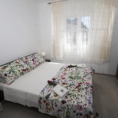Apartment Apartman Horizont Omis