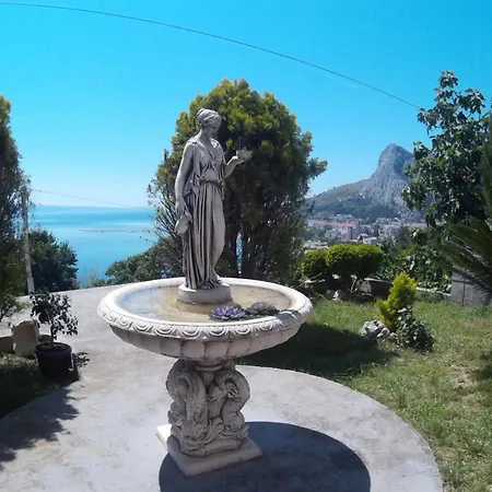Apartment Apartman Horizont Omis